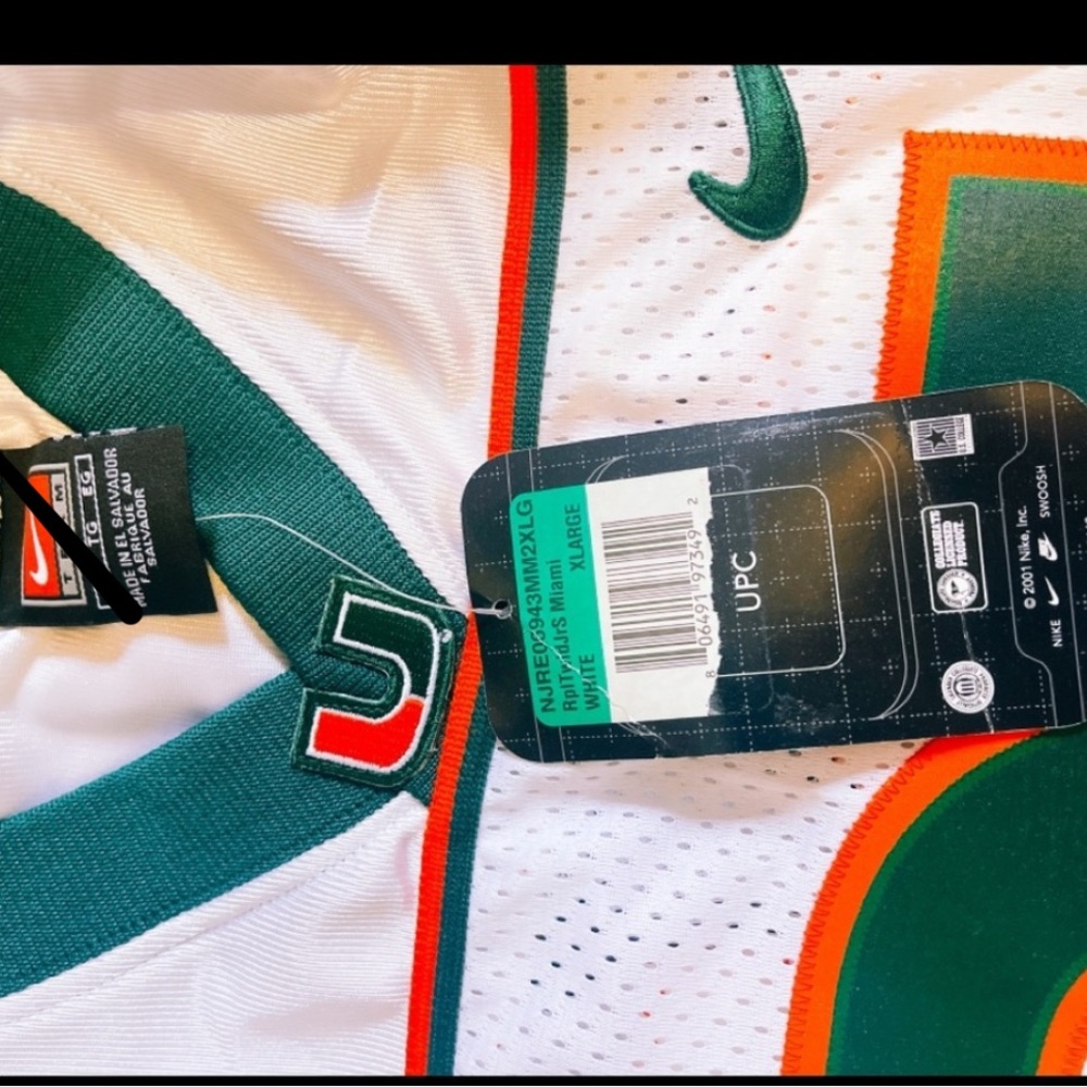 Nike White and Green Team Jersey - Picture 8 of 9